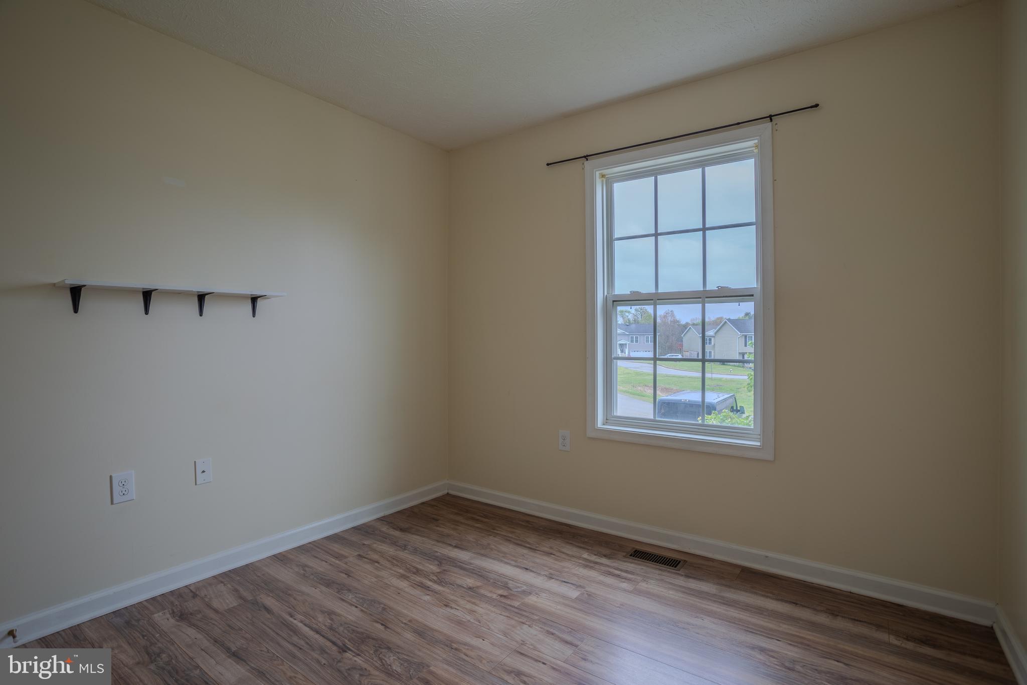 CHESSIE COURT - Residential
