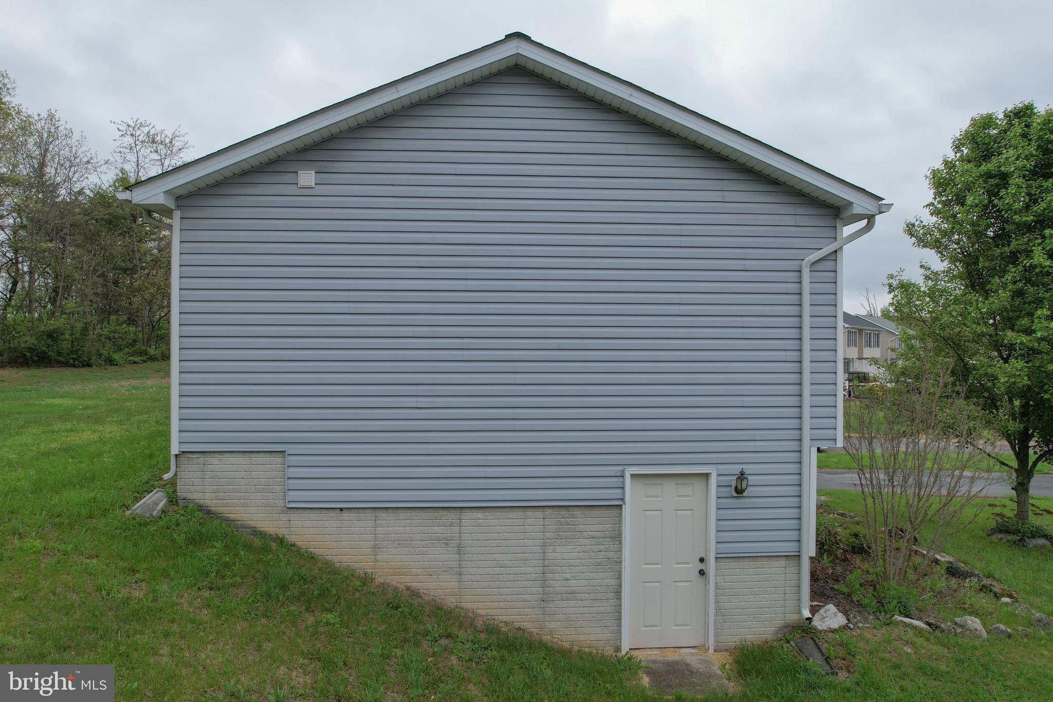 CHESSIE COURT - Residential