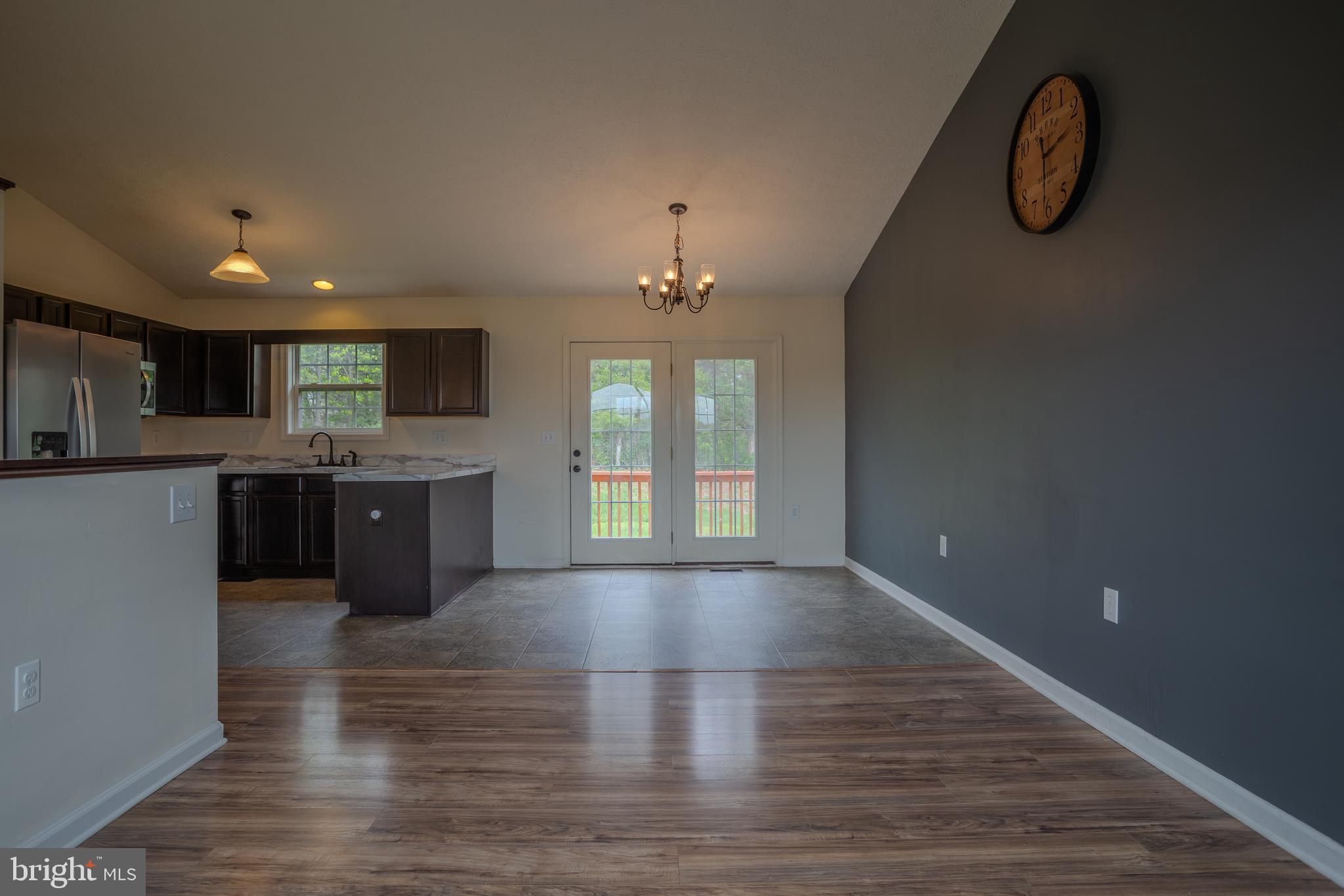 CHESSIE COURT - Residential