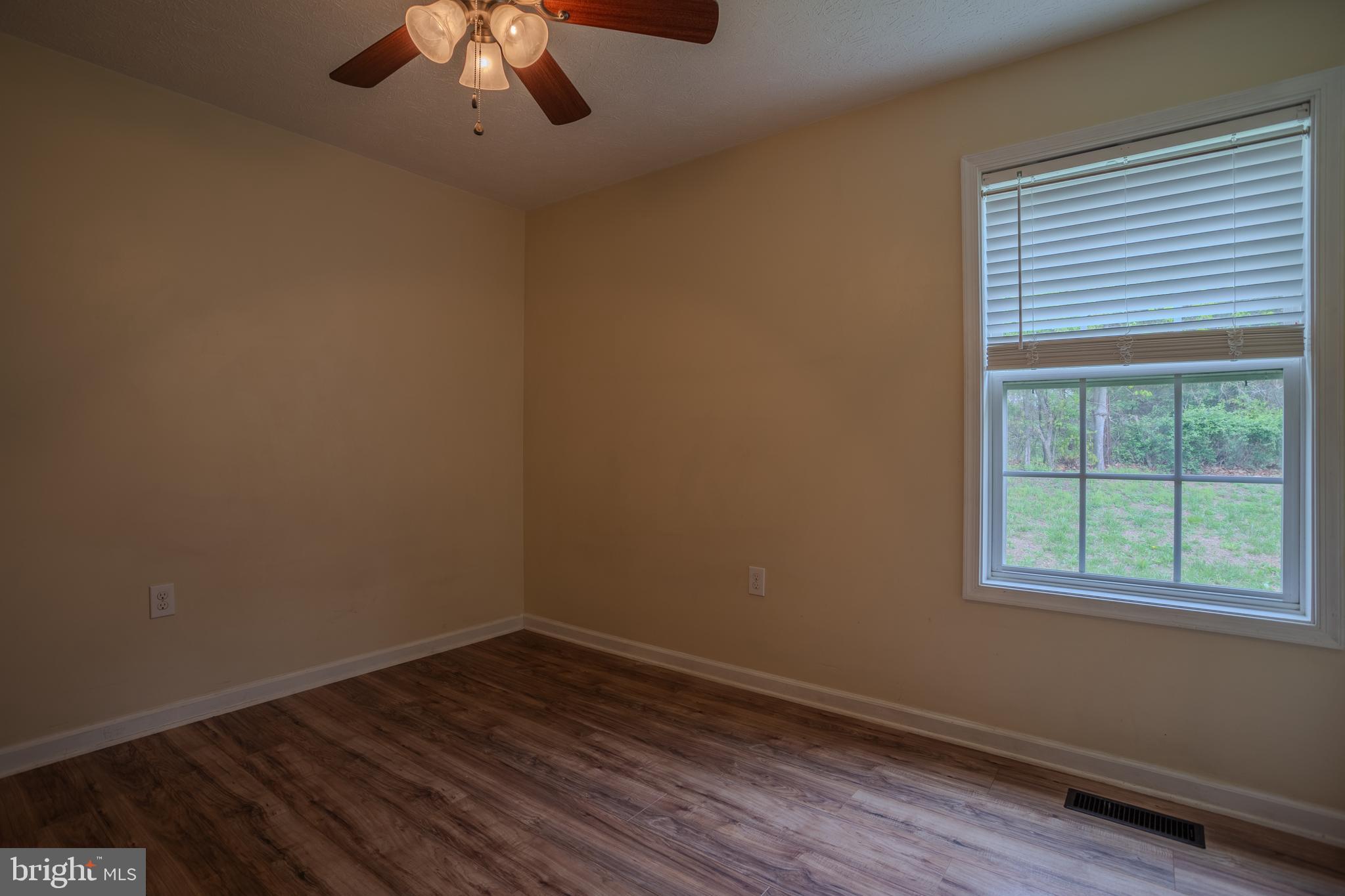 CHESSIE COURT - Residential