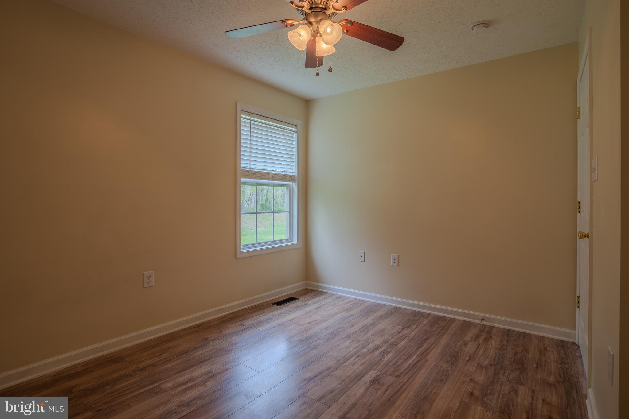 CHESSIE COURT - Residential