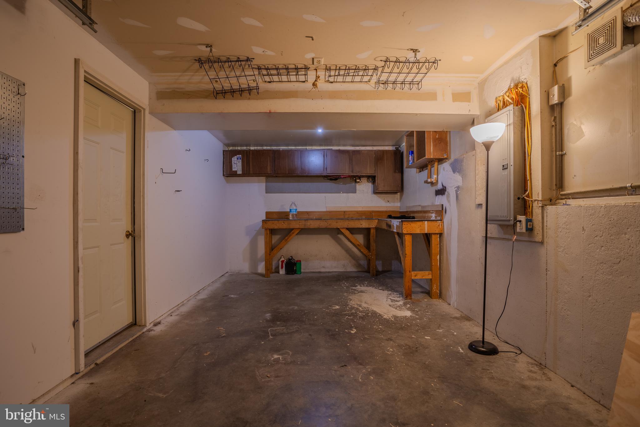 CHESSIE COURT - Residential