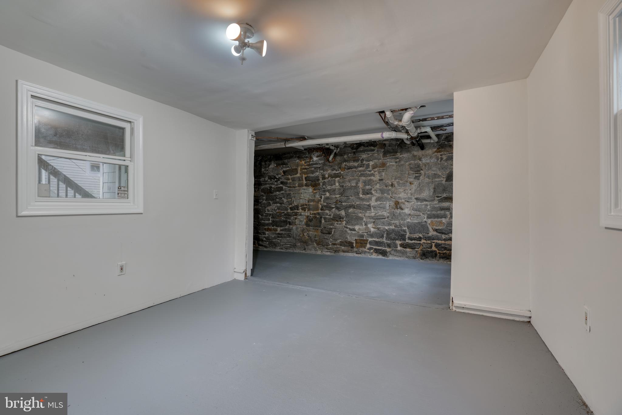 ROLAND PARK - Residential