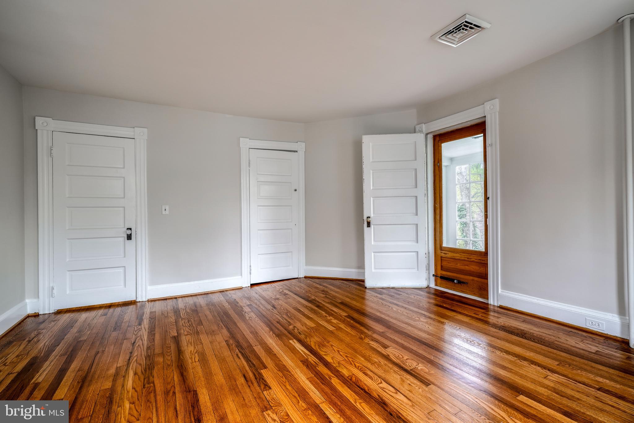 ROLAND PARK - Residential