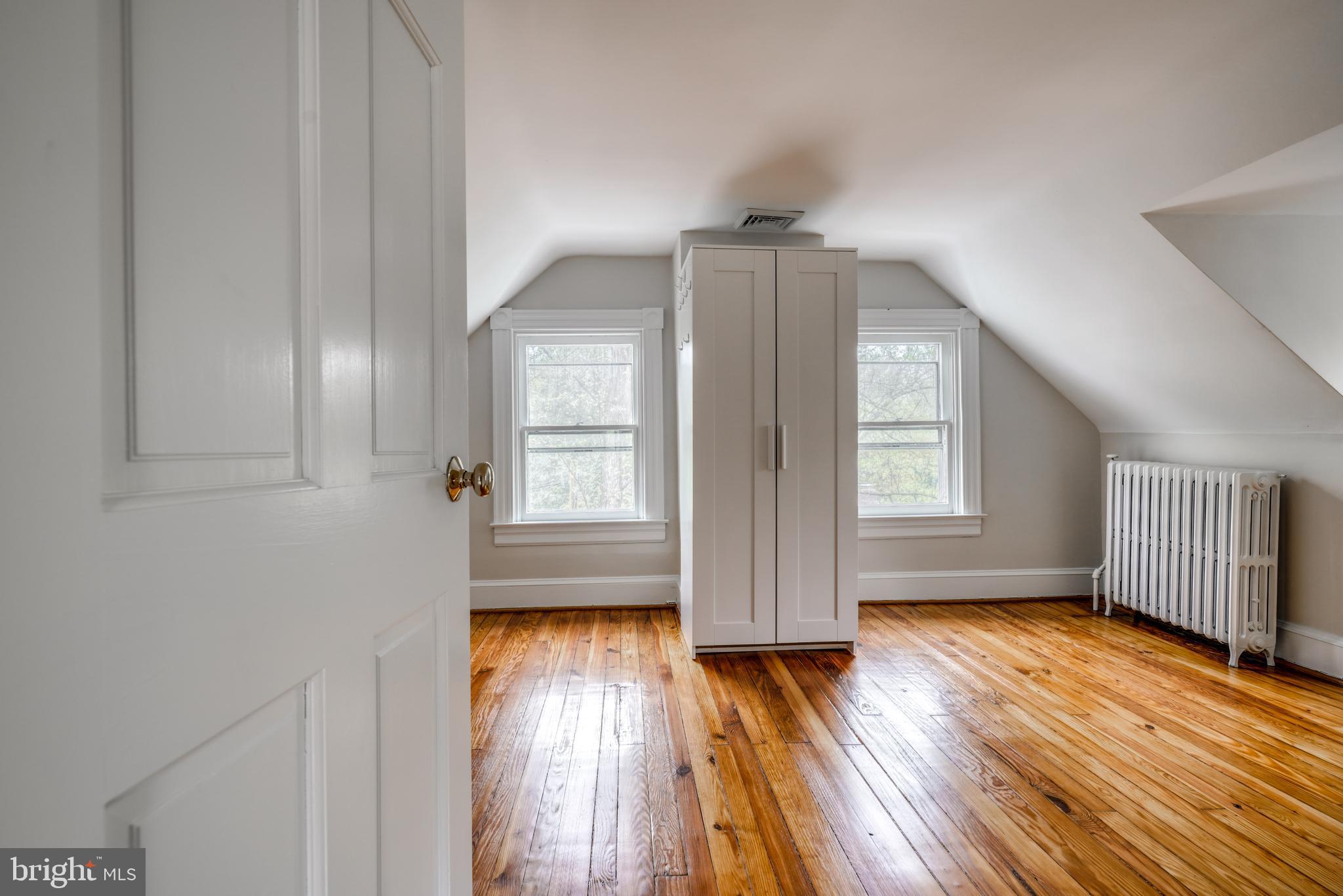 ROLAND PARK - Residential