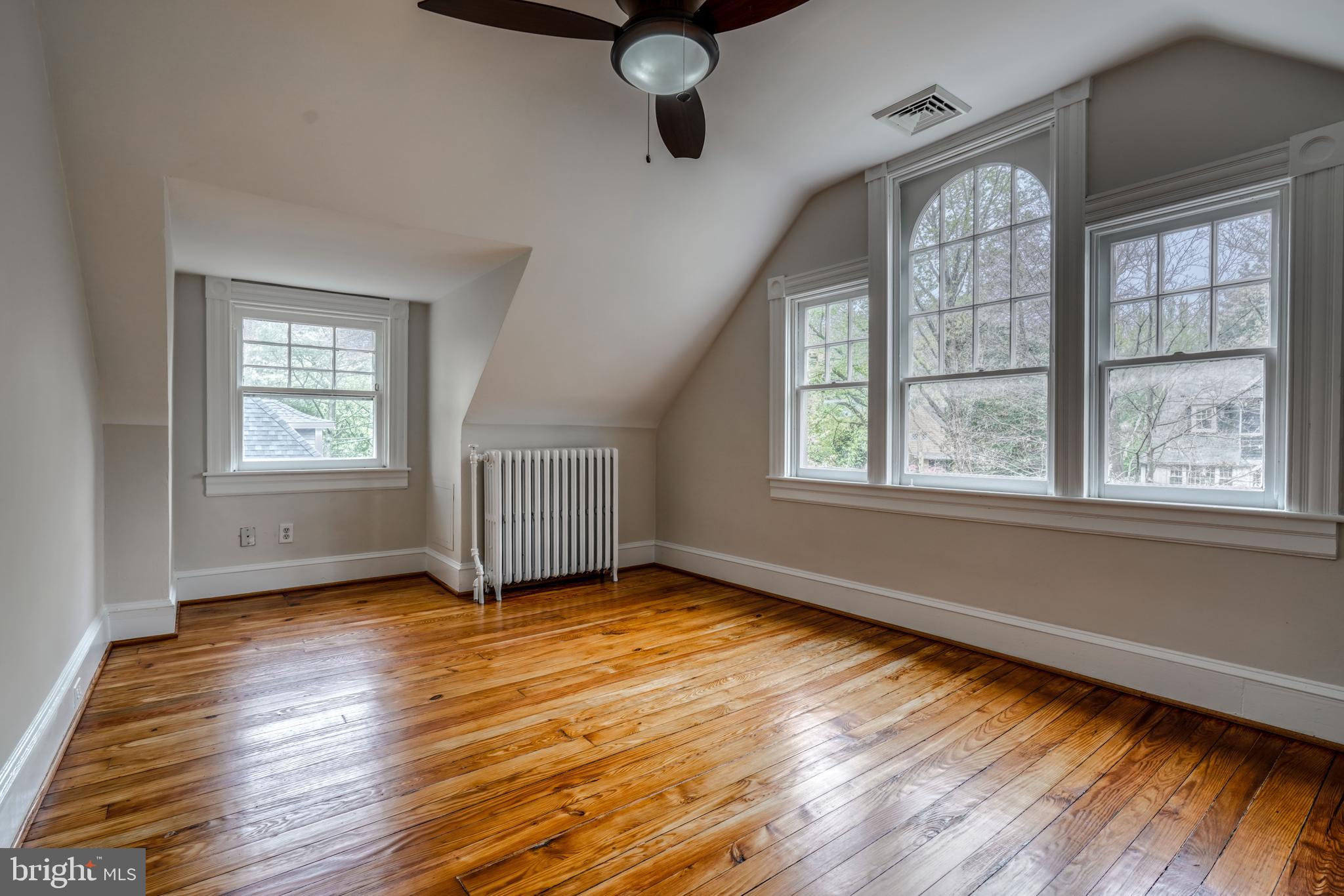 ROLAND PARK - Residential