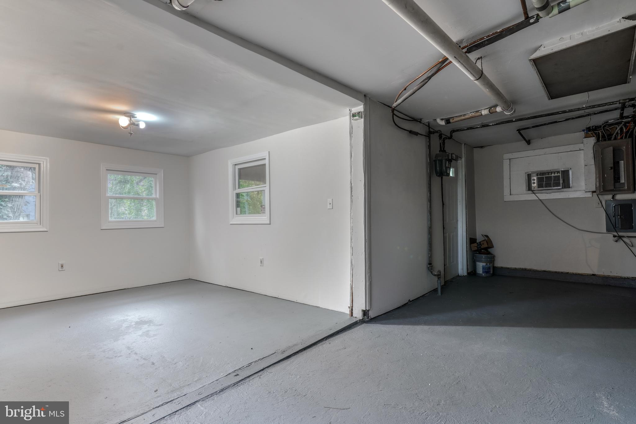 ROLAND PARK - Residential