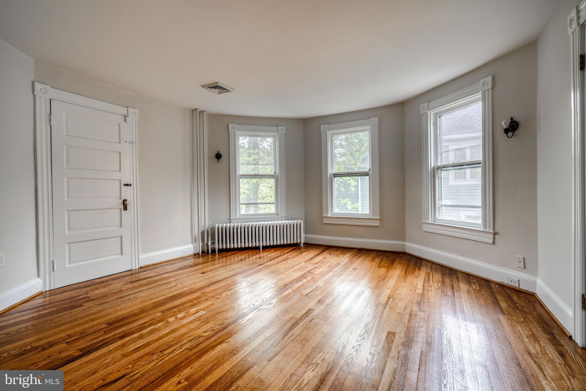 ROLAND PARK - Residential