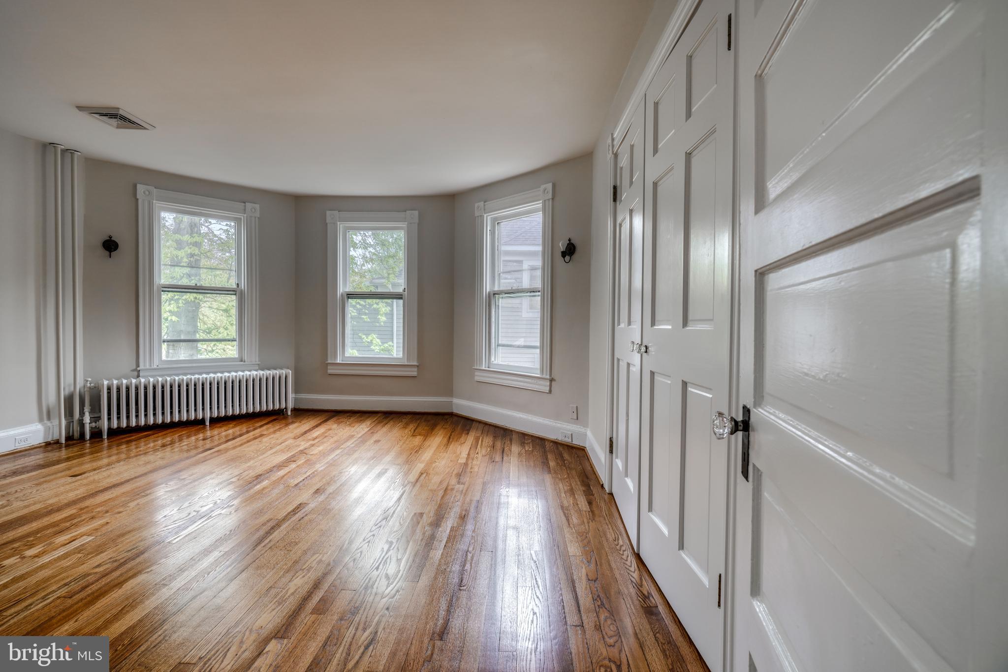 ROLAND PARK - Residential