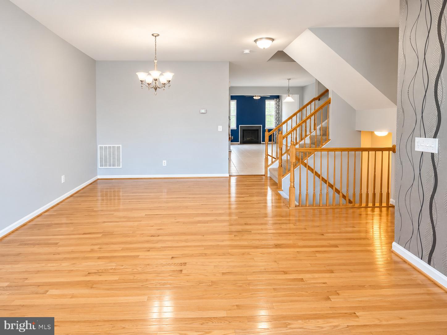 22660 FLOWING SQUARE