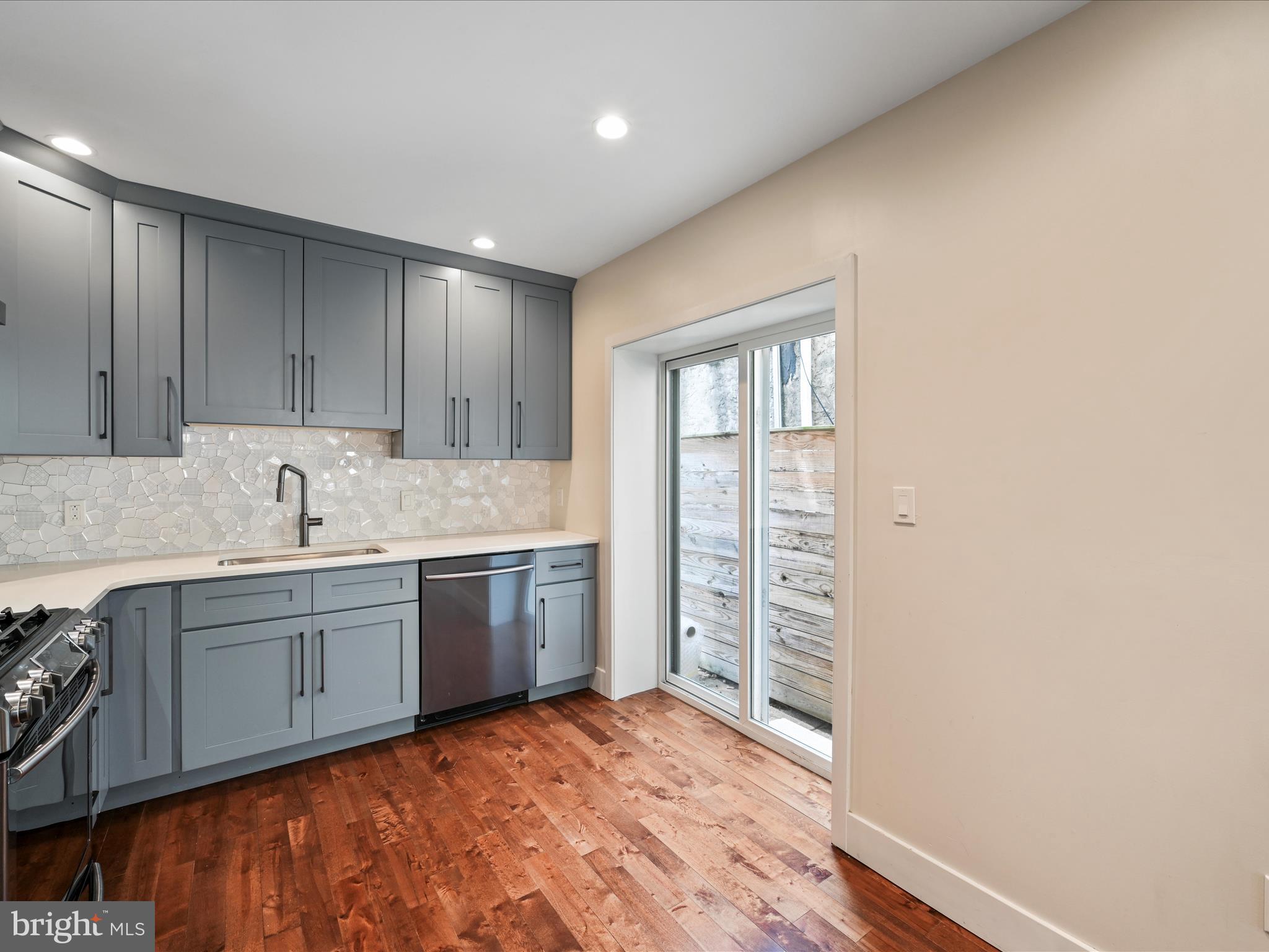 HAWTHORNE - Residential