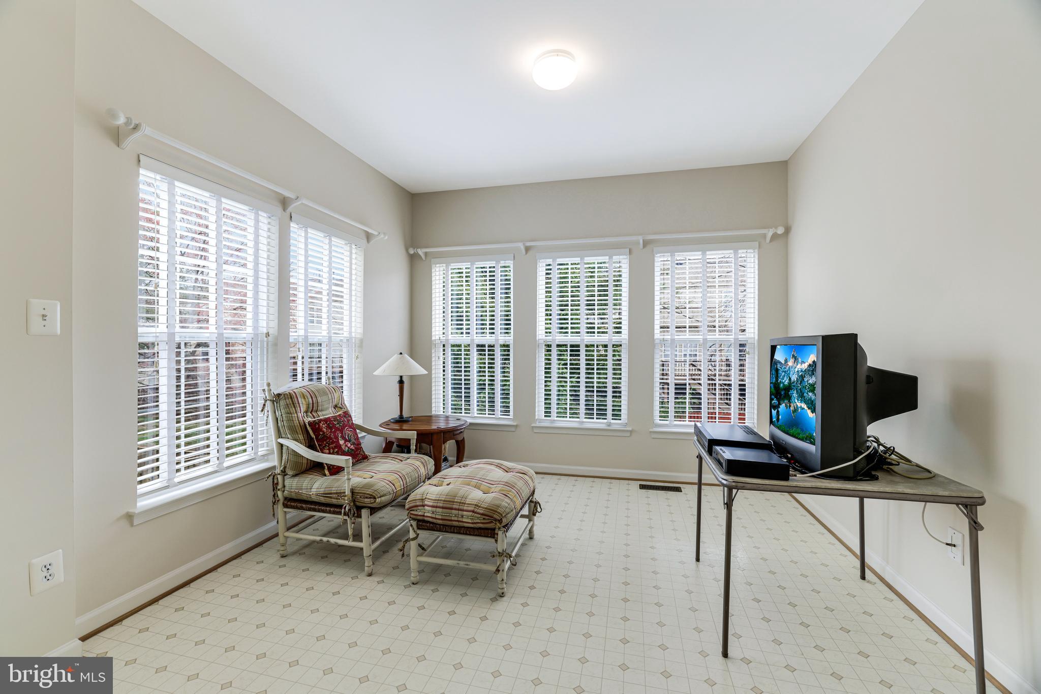 ASHBURN FARM - Residential