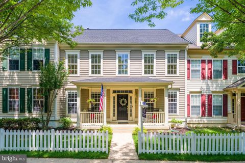 Photo of 20410 Tilberg Street, ASHBURN, VA 20147 (MLS # VALO2128952)