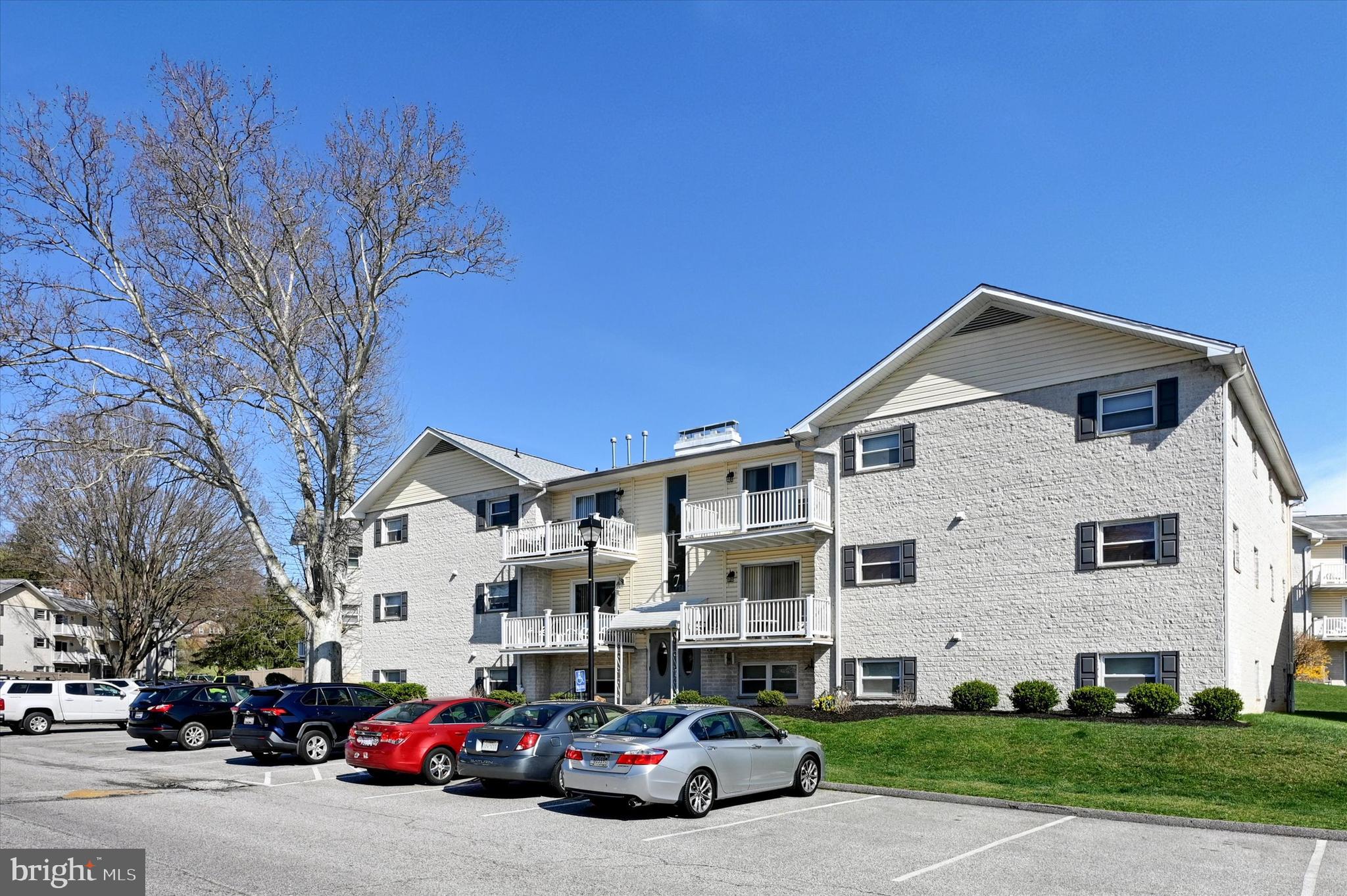 WARREN LODGE - Residential