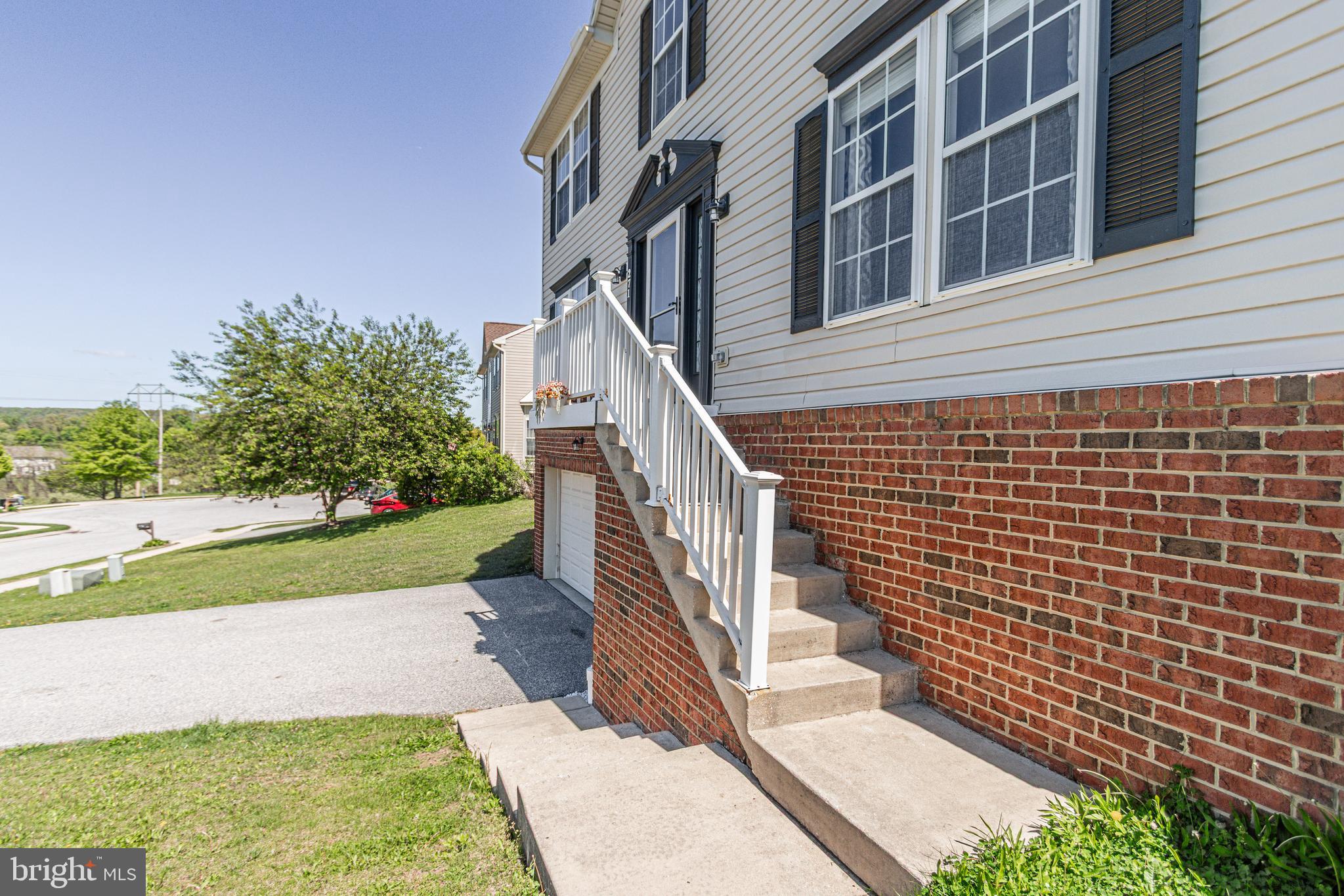 271 COURTNEY COURT