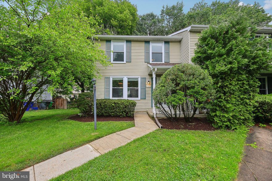 Welcome to 7215 Carved Stone, a charming townhome in the heart of Columbia, MD. This 2-bedroom, 2 full-bath home has been freshly painted and is move-in ready. The kitchen features stainless steel appliances, and the fully finished lower level offers additional living space for a family room, office, or recreation area.
Step outside to enjoy the private deck and fenced backyard—perfect for entertaining or relaxing outdoors. Located just minutes from Lake Elkhorn, walking trails, shopping, and commuter routes, this home offers comfort, convenience, and a great lifestyle in a desirable community.