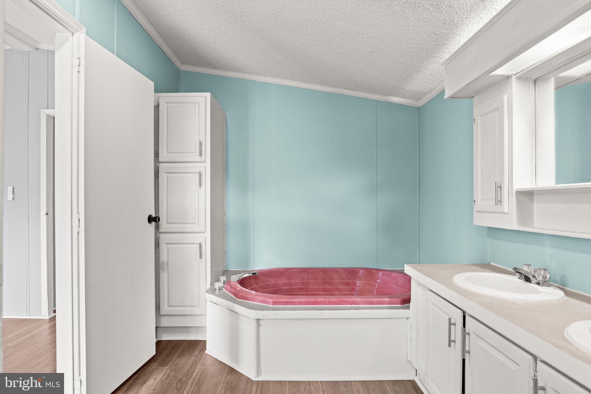 NORTHVIEW MANOR - Residential