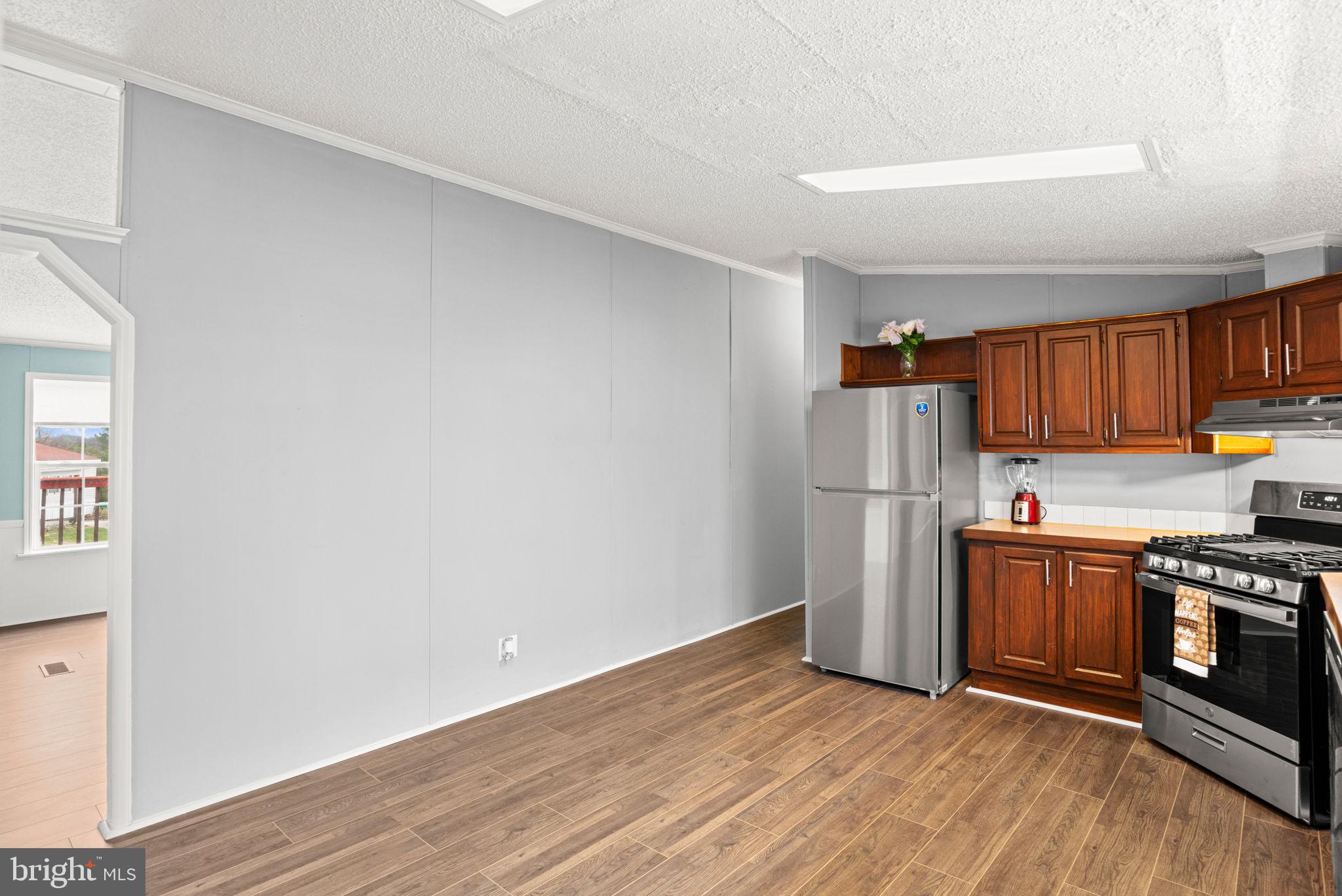 NORTHVIEW MANOR - Residential