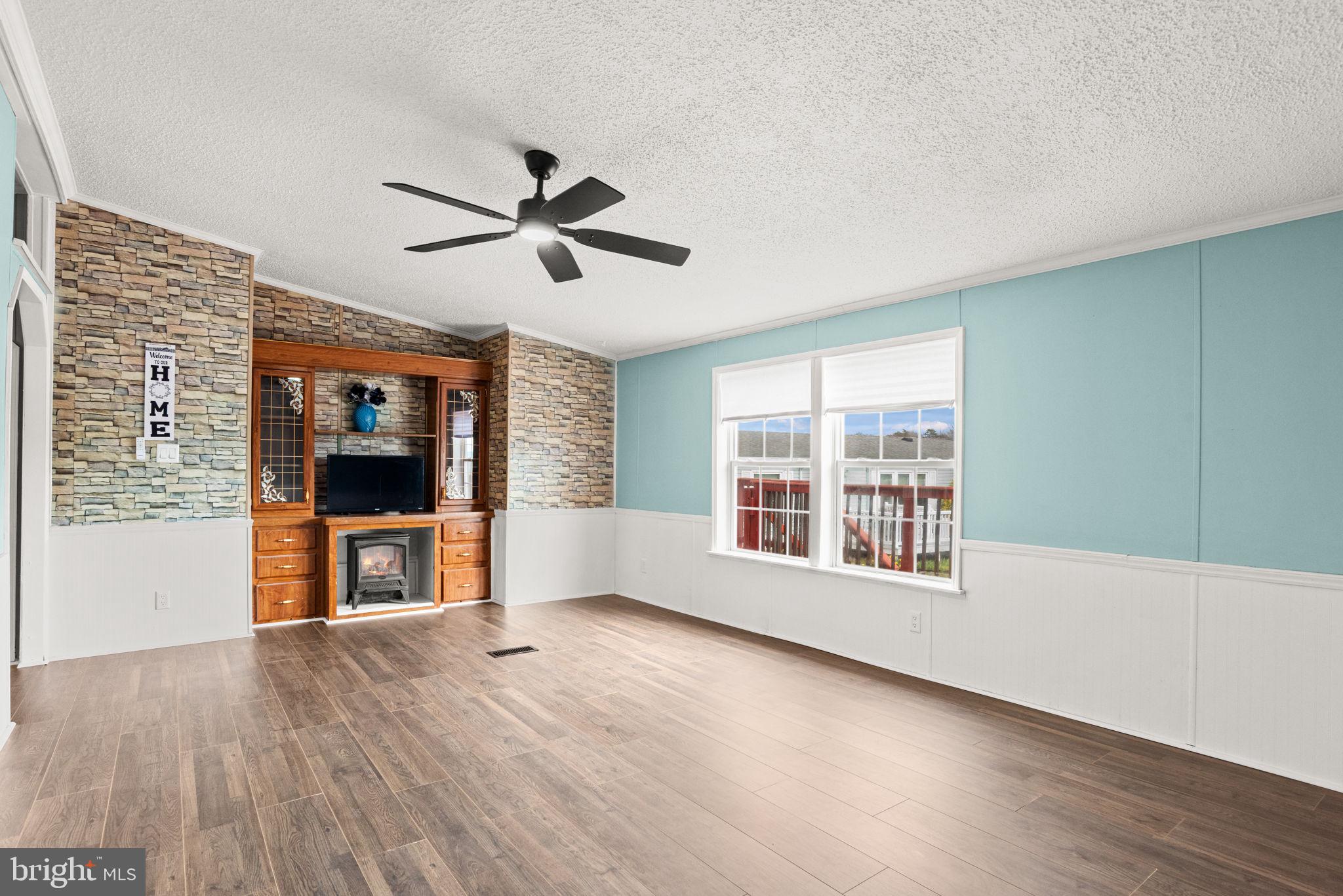 NORTHVIEW MANOR - Residential