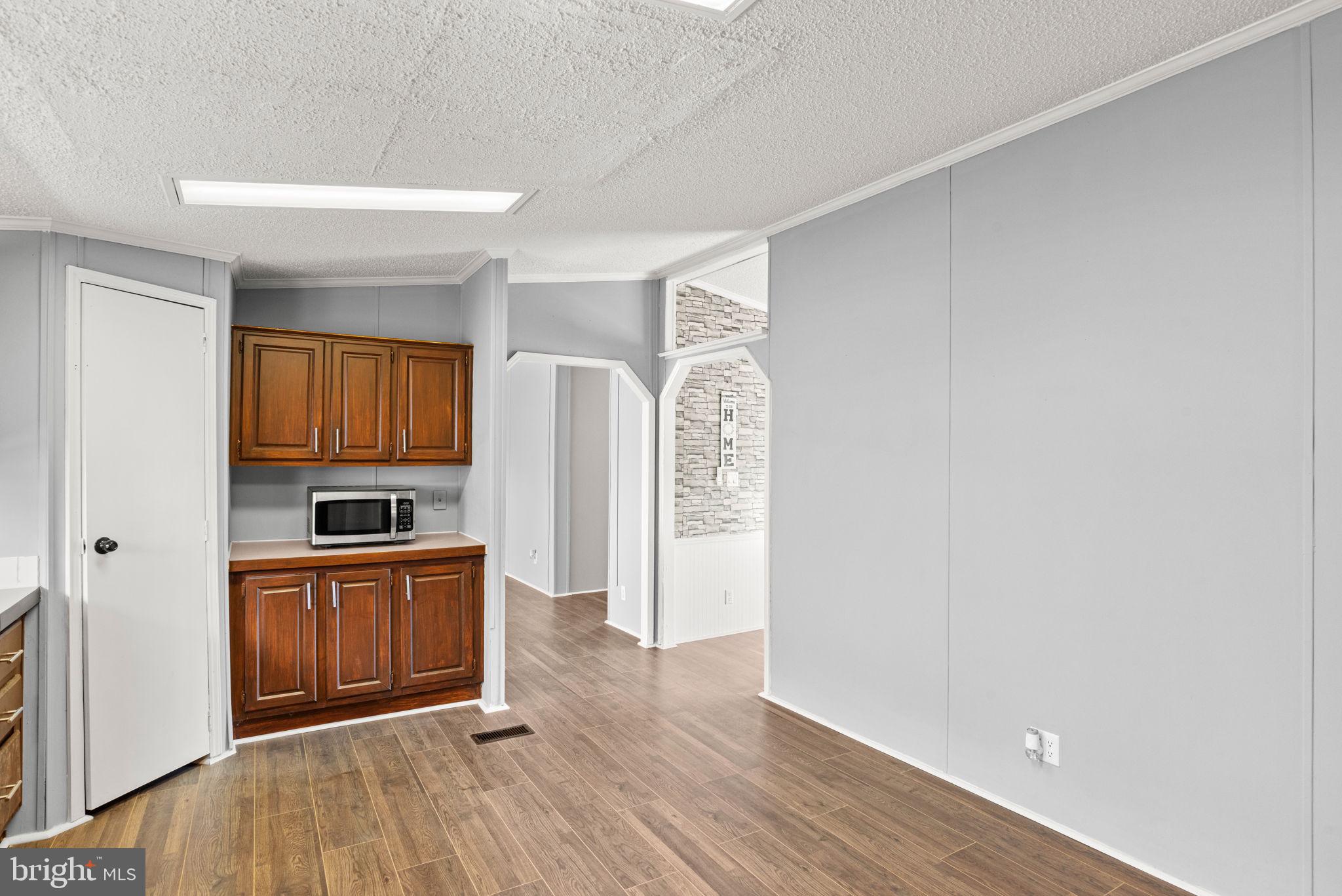 NORTHVIEW MANOR - Residential