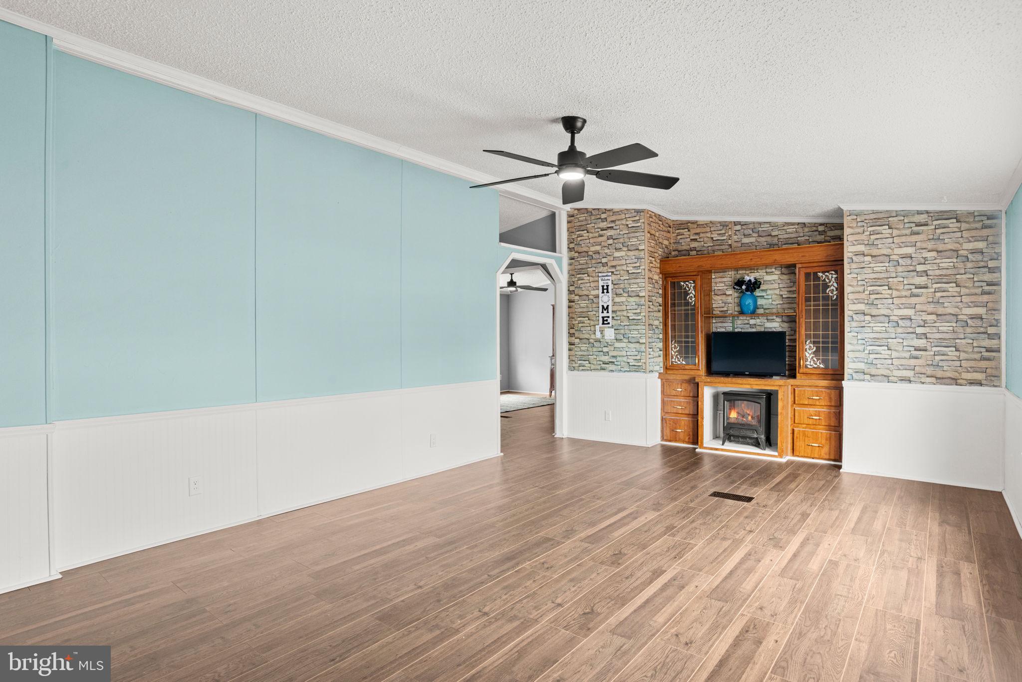 NORTHVIEW MANOR - Residential