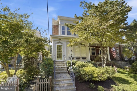 Townhouse For Sale - 147 W Meade Street<br/> PHILADELPHIA, PA 19118