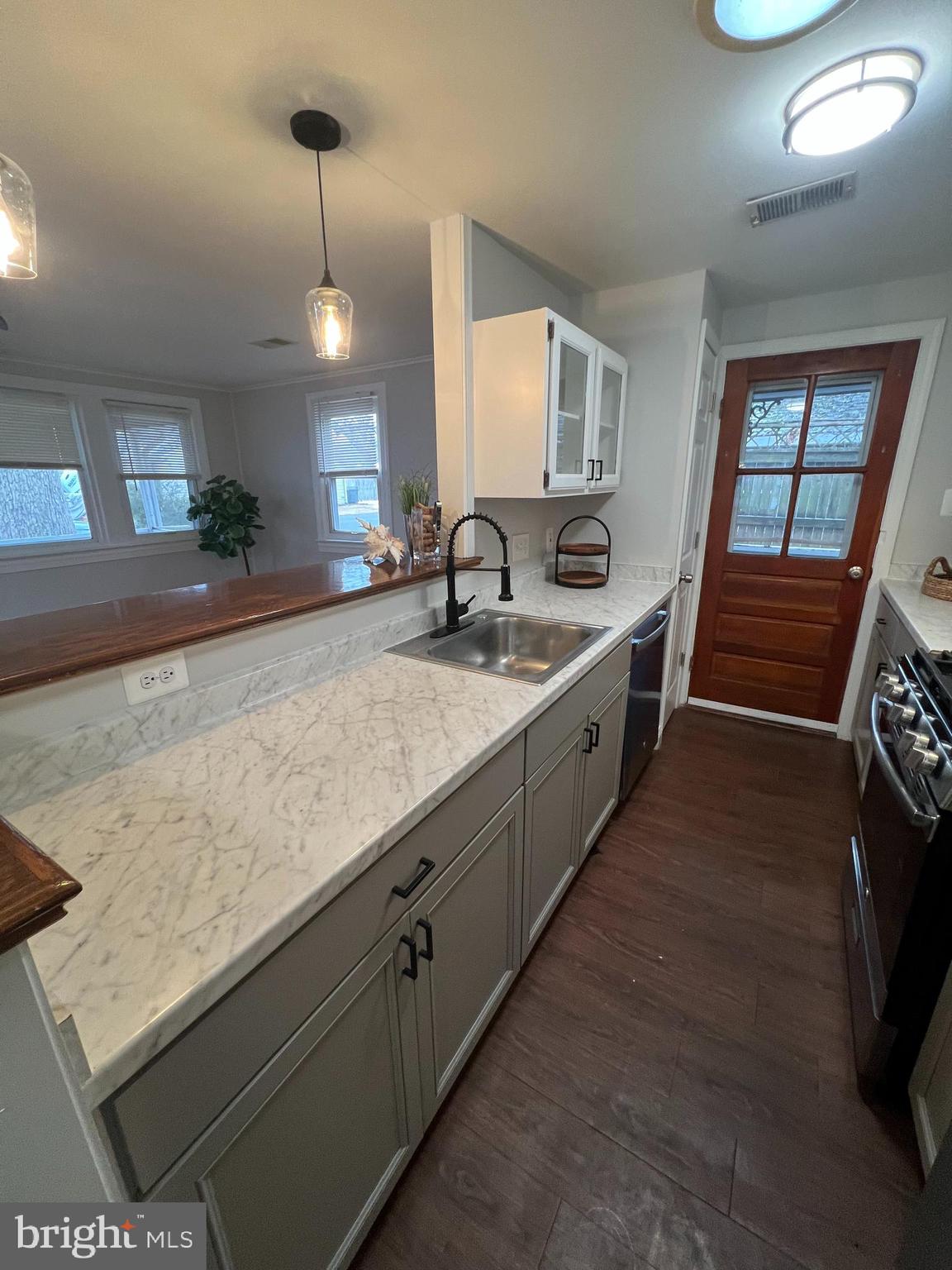 IDLEWILDE ACRES - Residential Lease