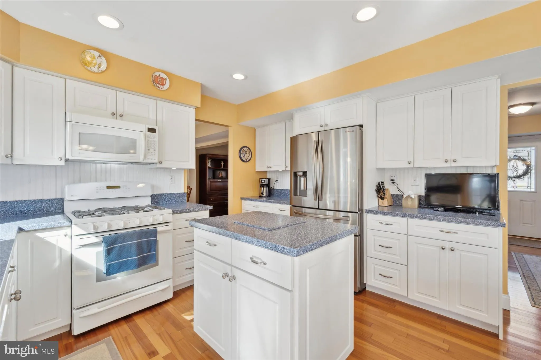 Eastampton, New Jersey 08060, United States, 4 Bedrooms Bedrooms, ,3 BathroomsBathrooms,Residential,Contingent,10014