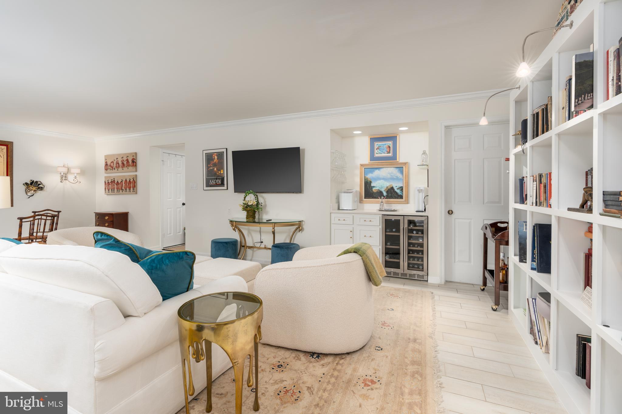 MADISON OF MCLEAN - Residential