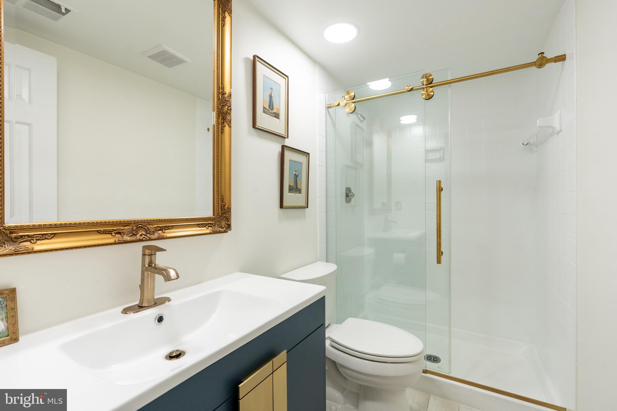 MADISON OF MCLEAN - Residential