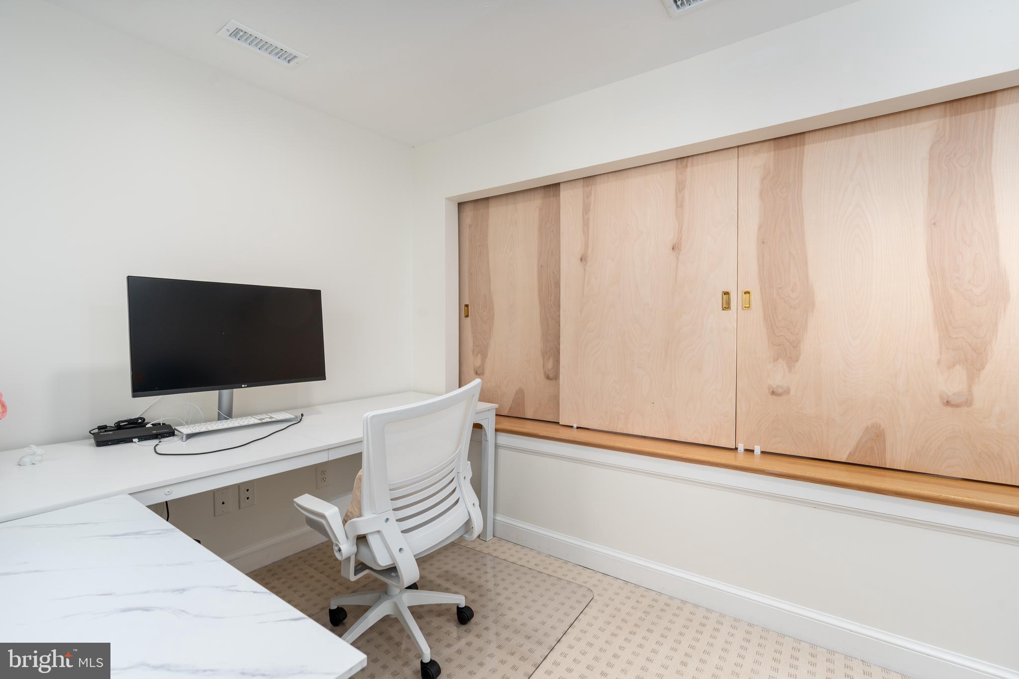 MADISON OF MCLEAN - Residential