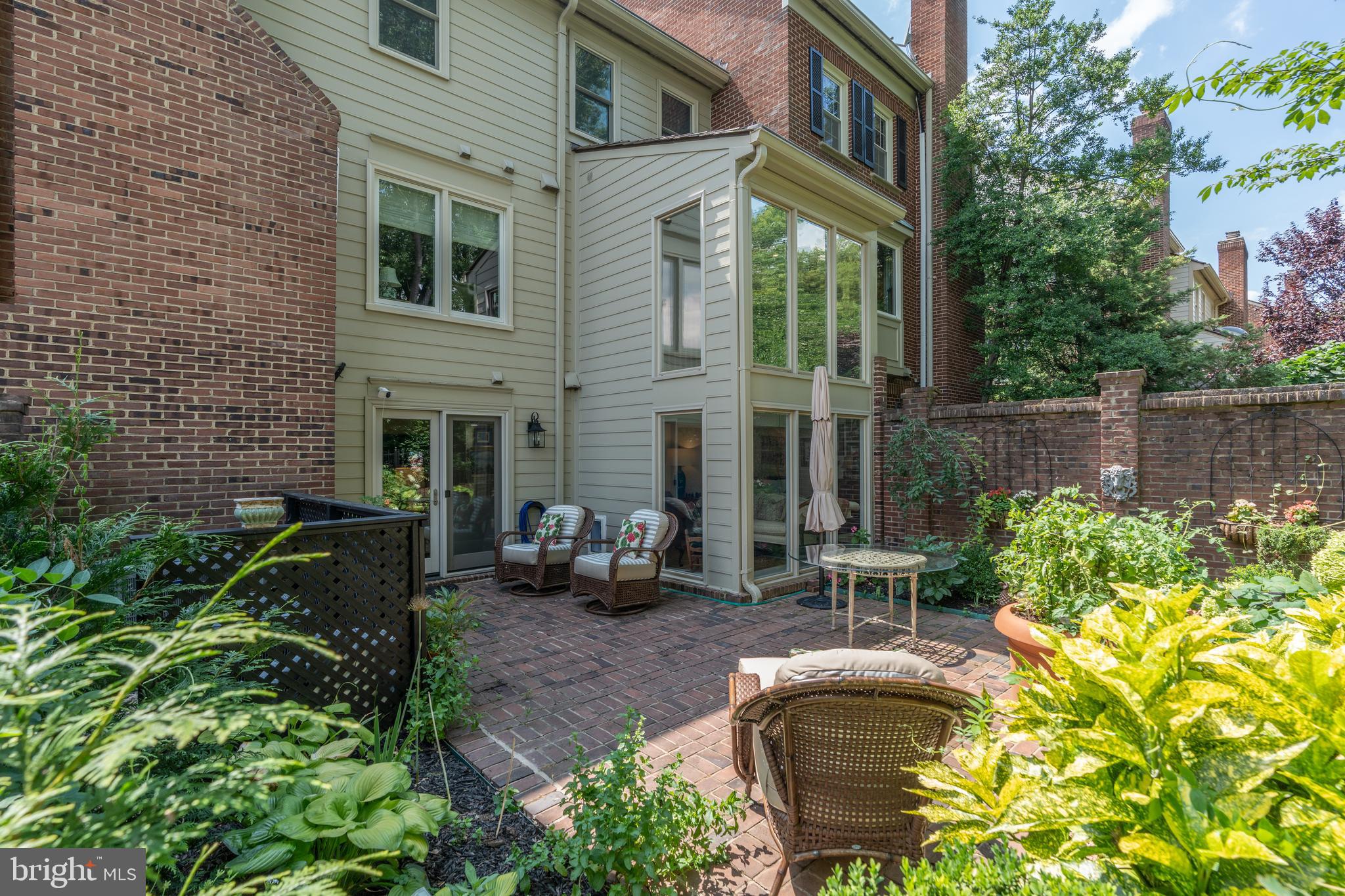 MADISON OF MCLEAN - Residential