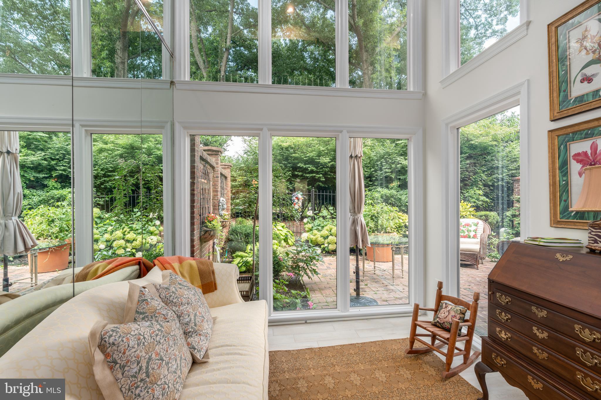 MADISON OF MCLEAN - Residential