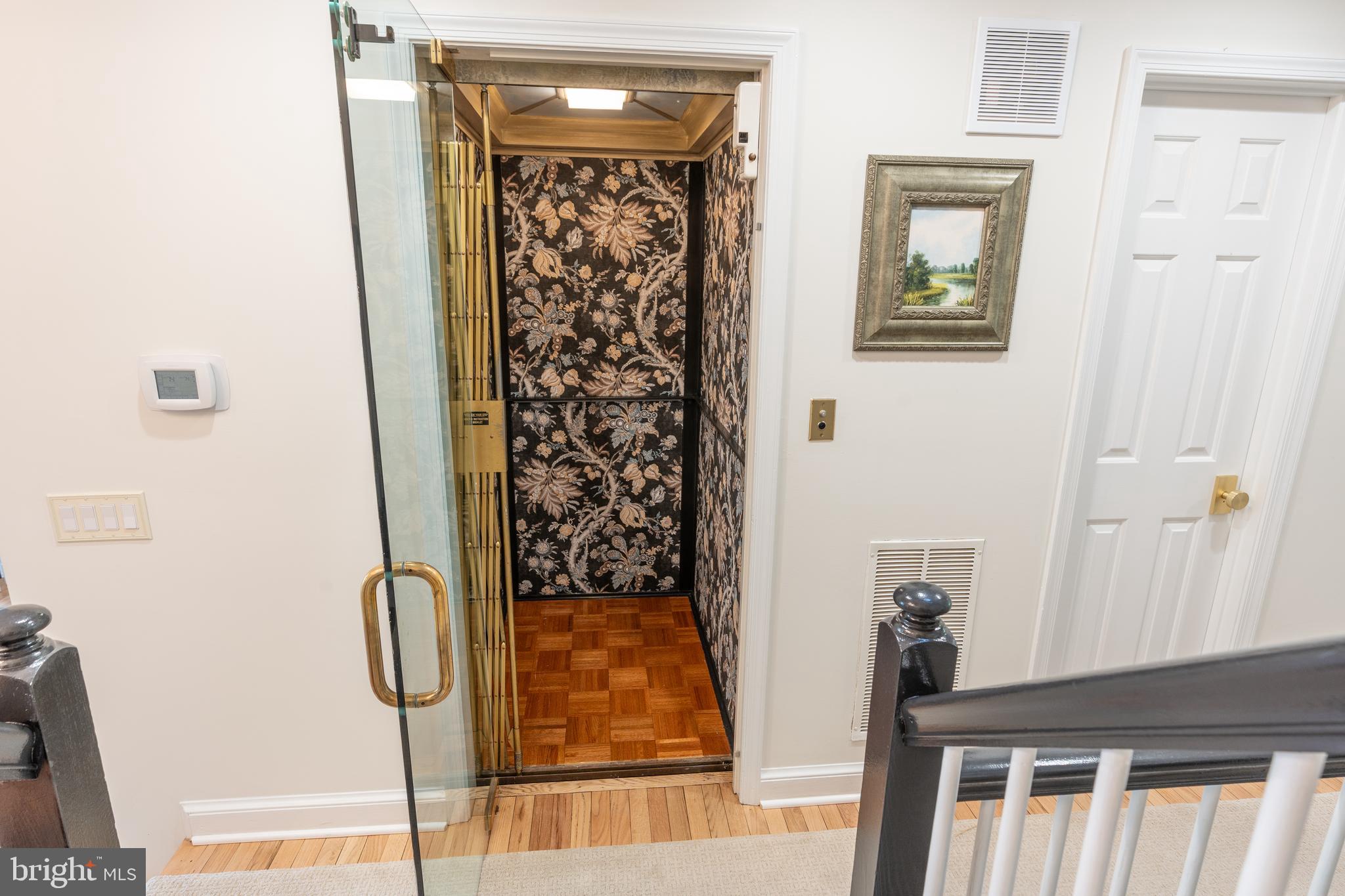 MADISON OF MCLEAN - Residential