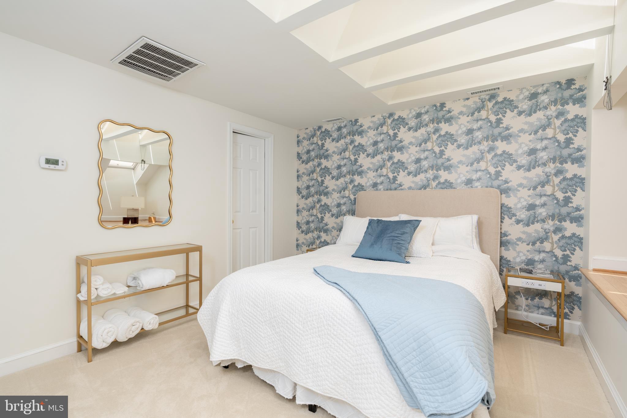 MADISON OF MCLEAN - Residential