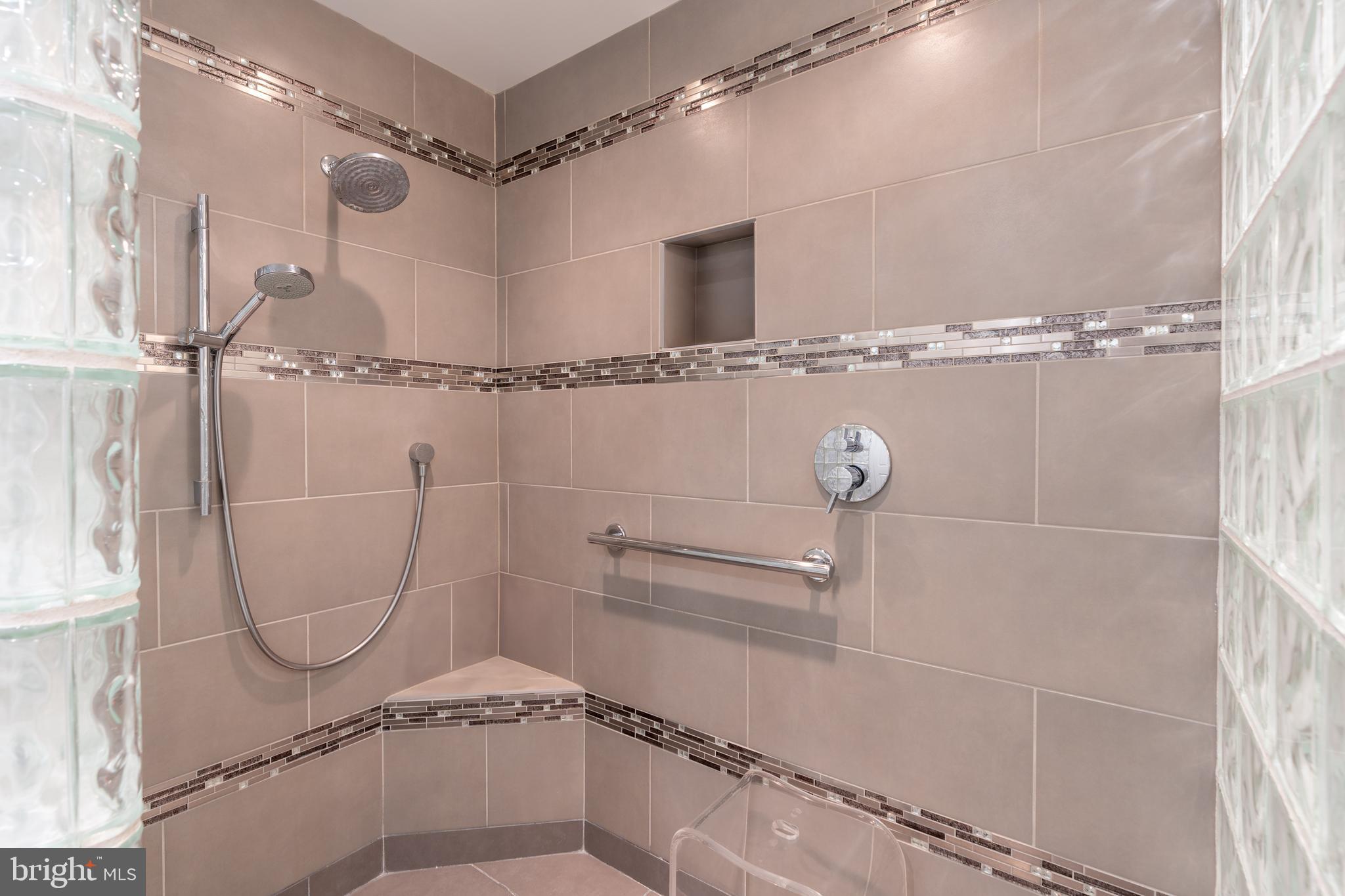 MADISON OF MCLEAN - Residential