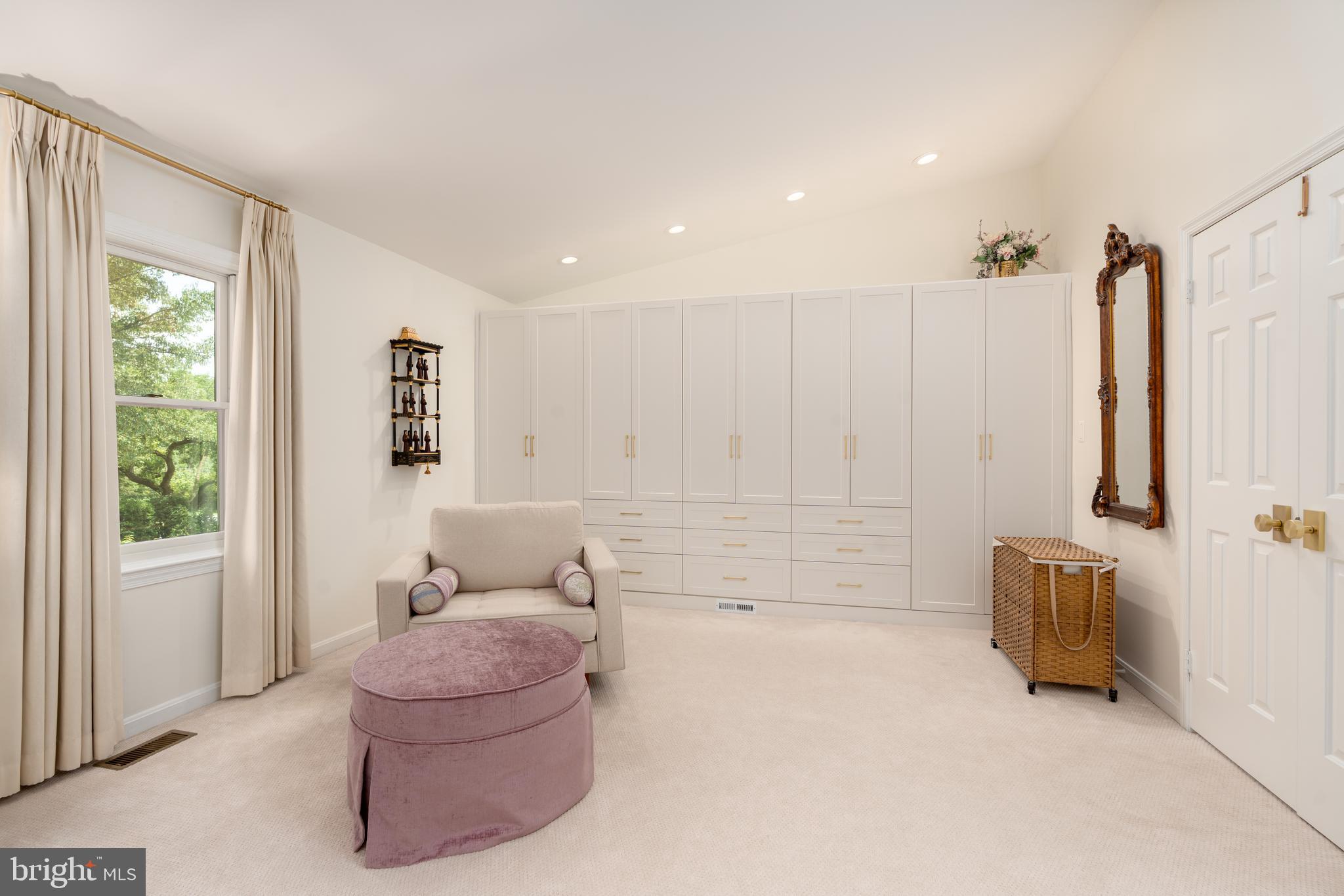 MADISON OF MCLEAN - Residential