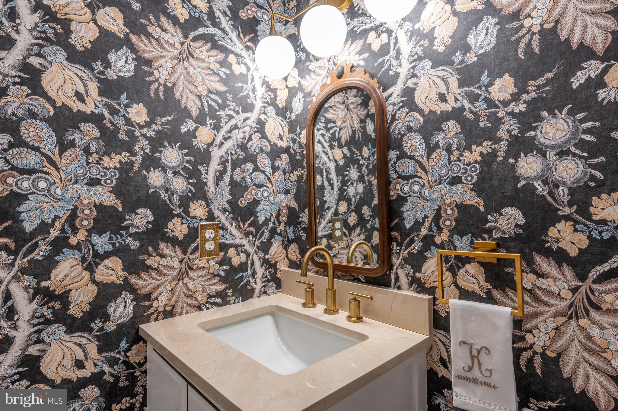 MADISON OF MCLEAN - Residential