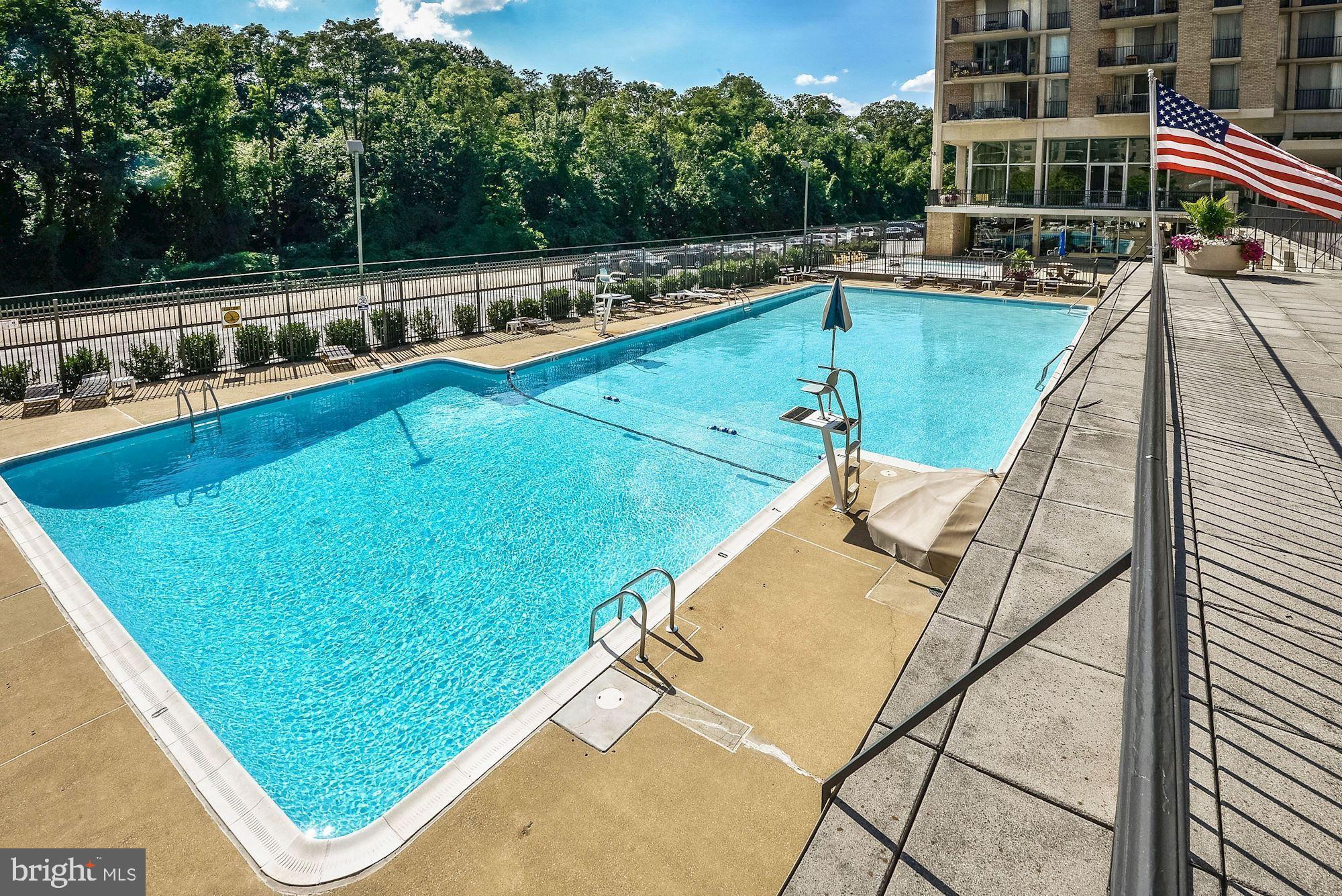 THE CARLTON - Residential