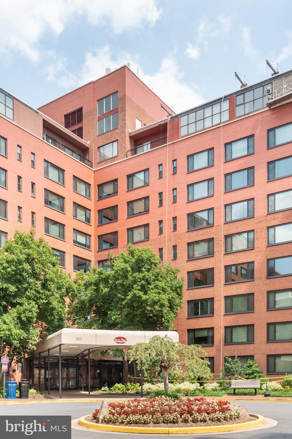 RIVER PLACE - Residential Lease