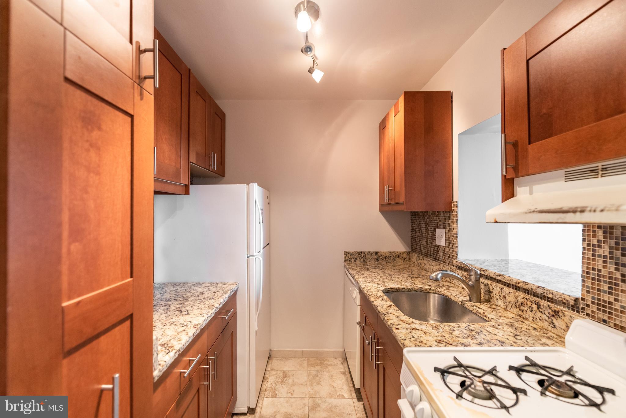 RIVER PLACE - Residential Lease