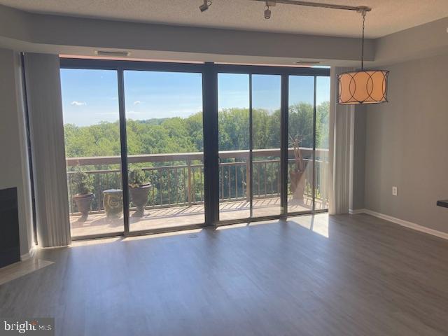 RENAISSANCE - Residential