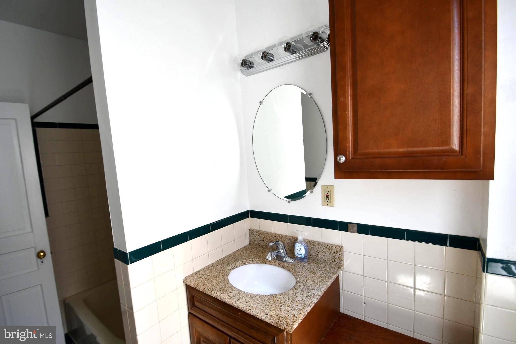 ORELAND - Residential Lease