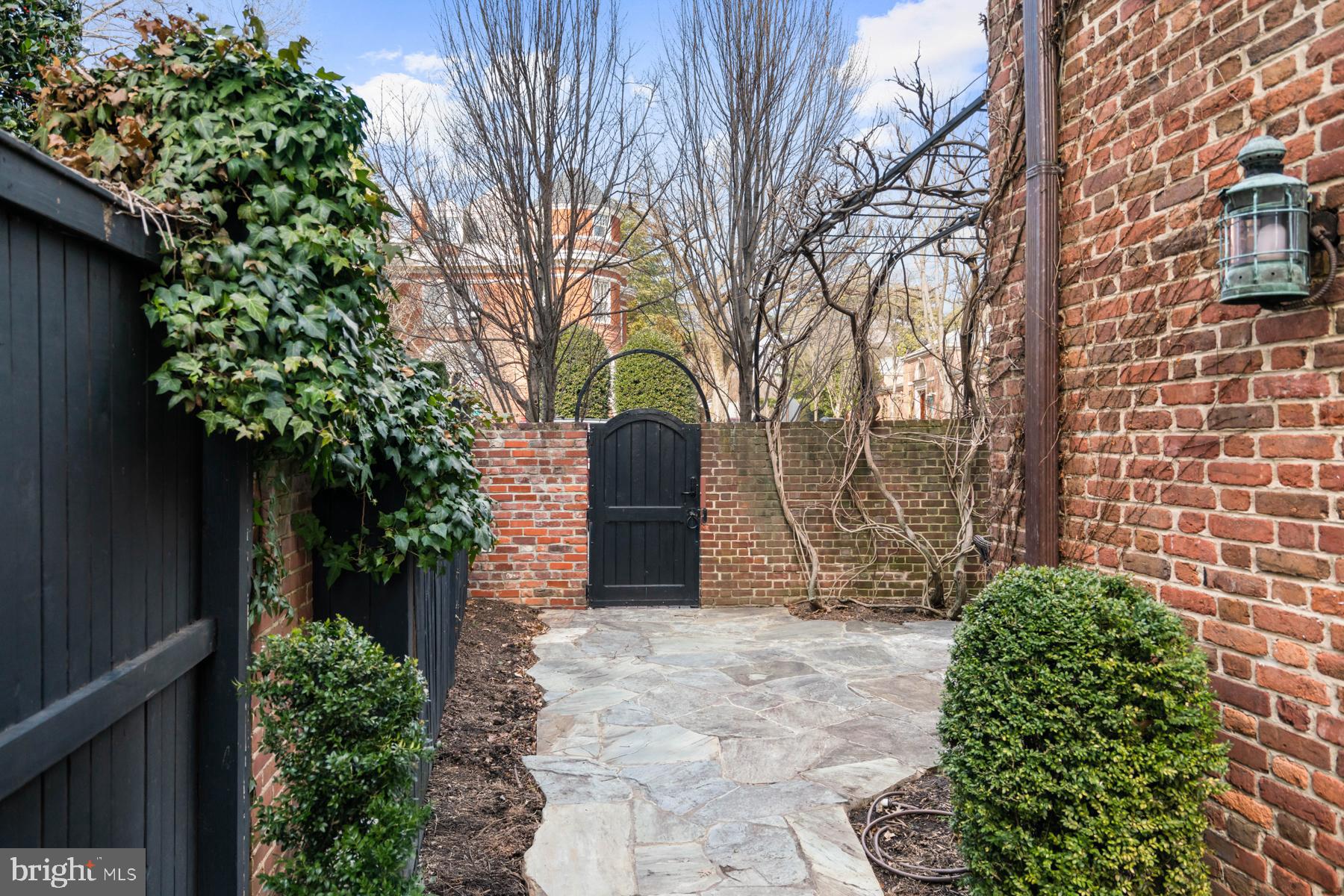 GEORGETOWN - Residential