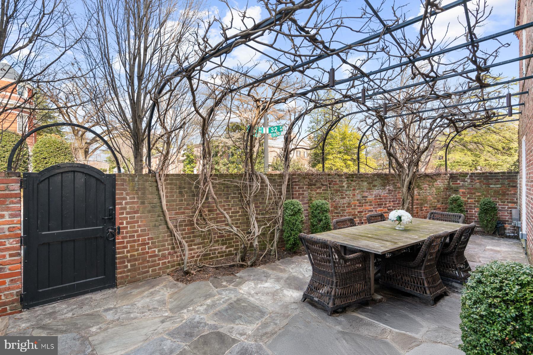 GEORGETOWN - Residential