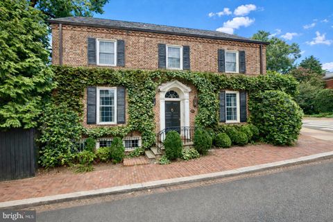 1698 32ND STREET NW WASHINGTON DC 20007