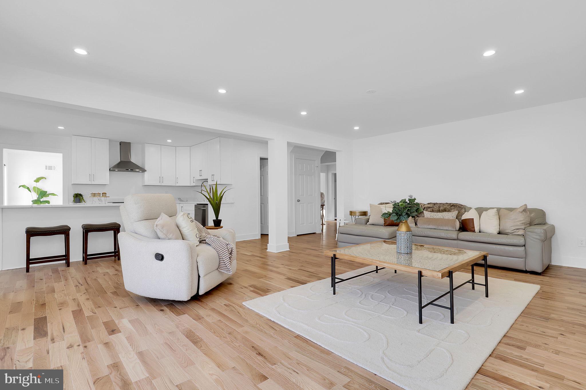 PT ROCKVILLE OUT RES 3 - Residential