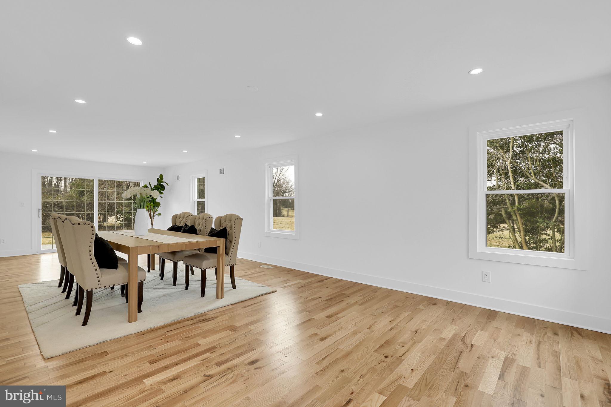 PT ROCKVILLE OUT RES 3 - Residential