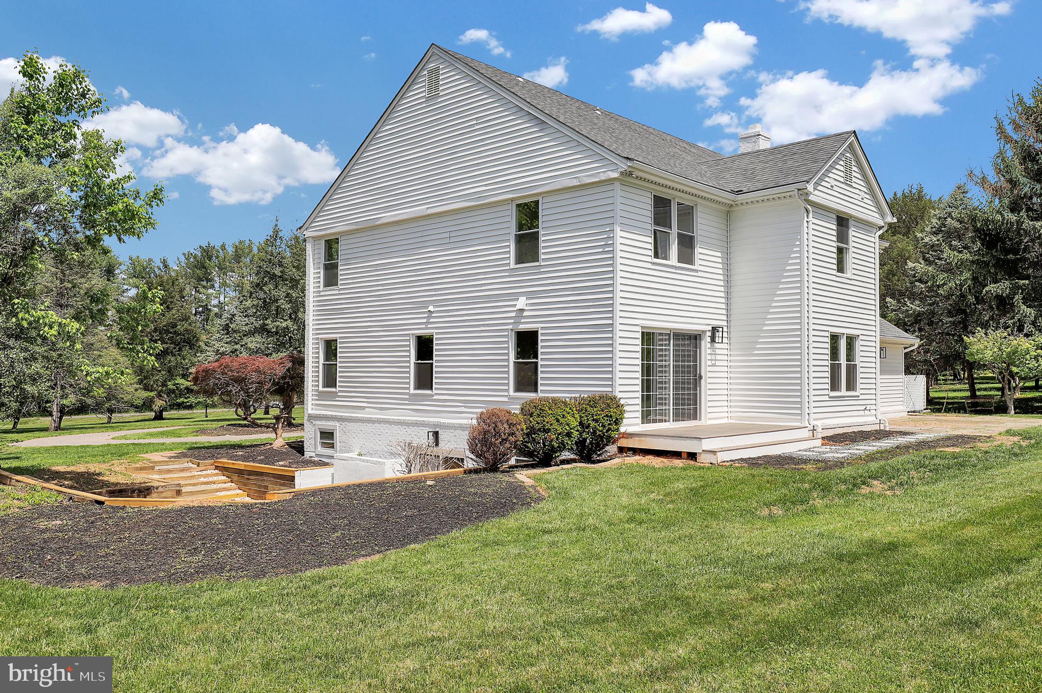 PT ROCKVILLE OUT RES 3 - Residential