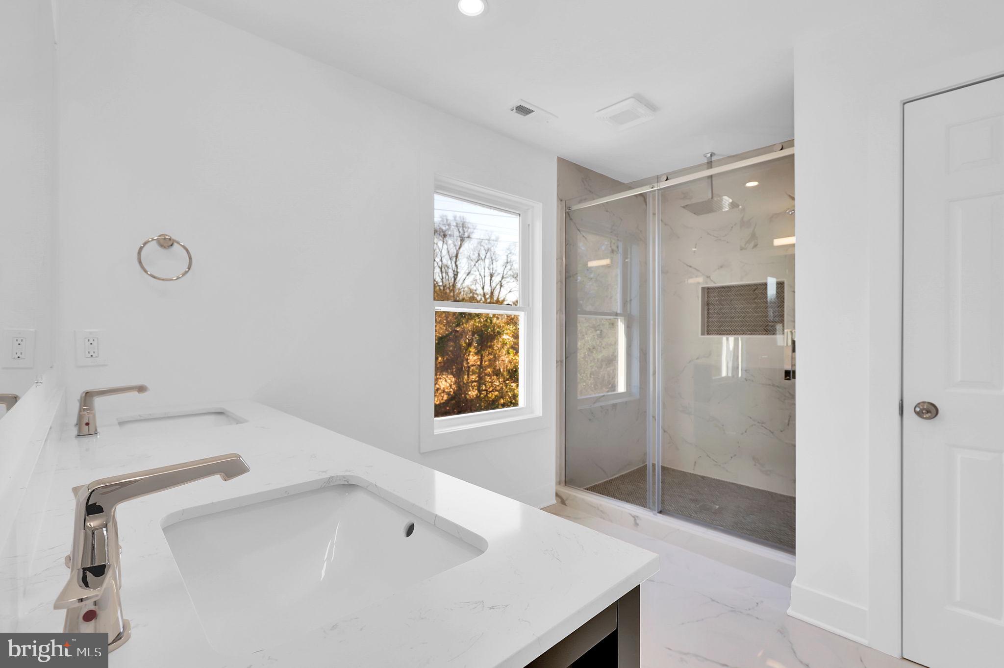 PT ROCKVILLE OUT RES 3 - Residential